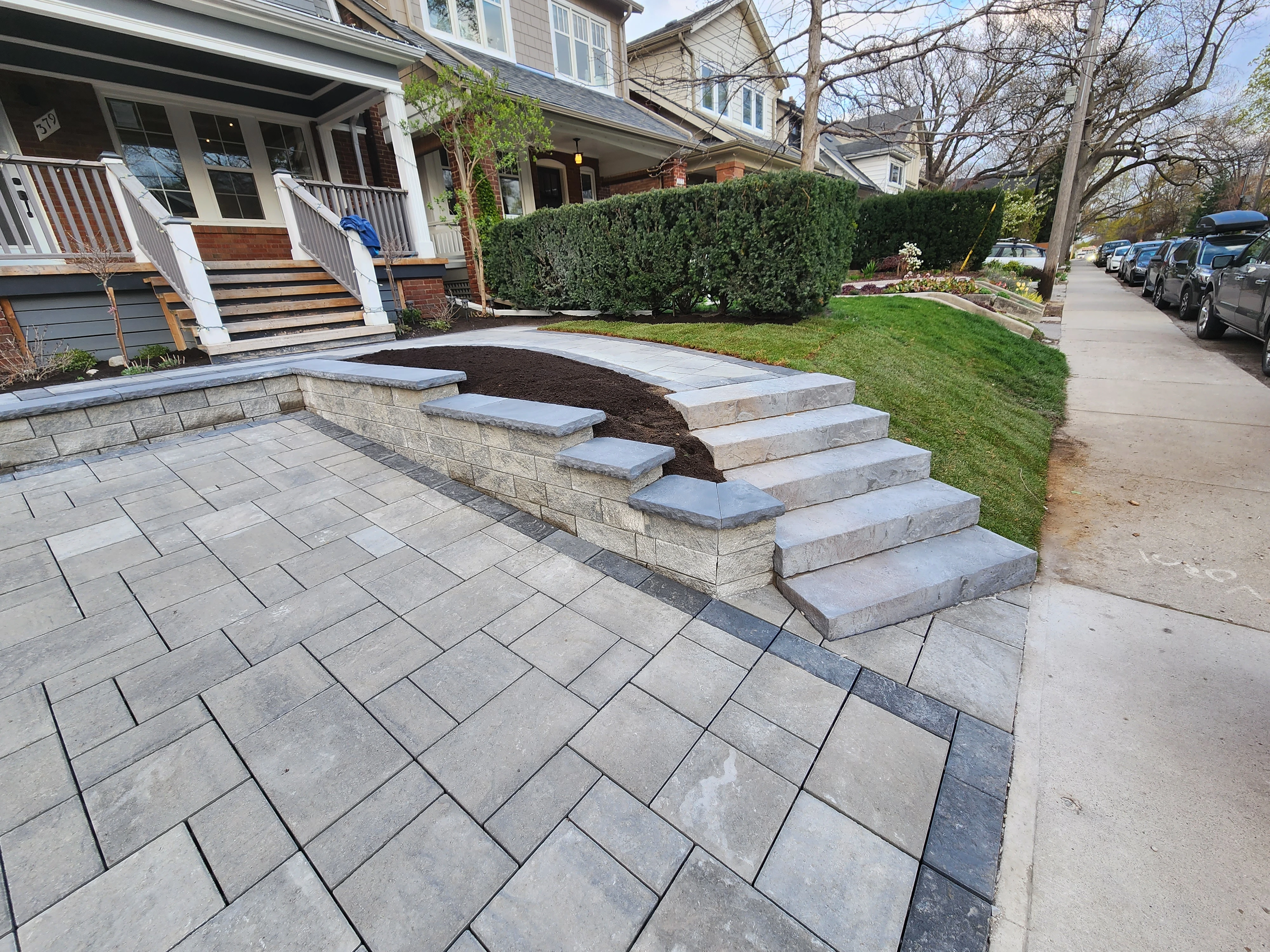 Backyard Landscaping in Oakville — image 1