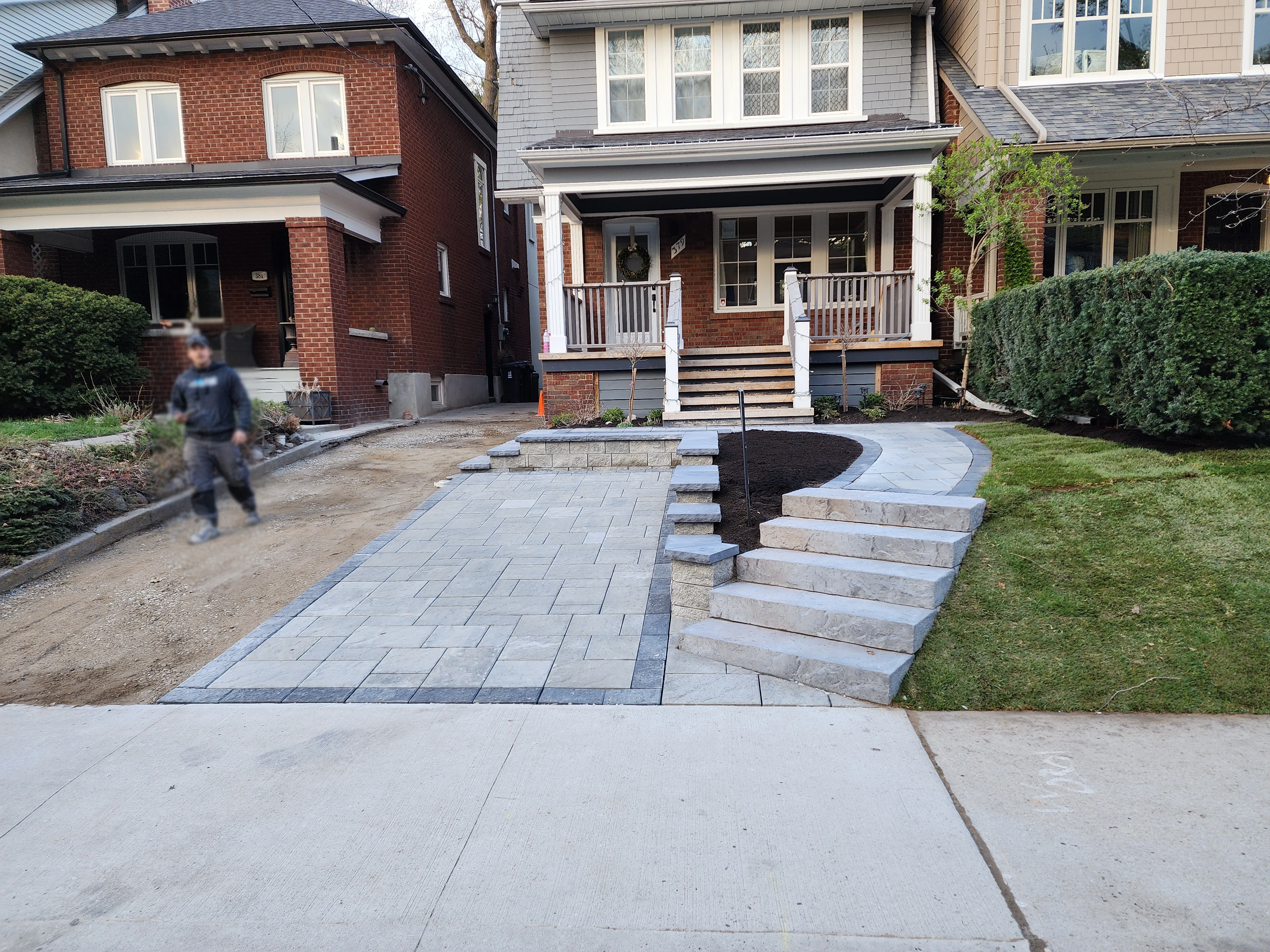 Backyard Landscaping in Oakville — image 5